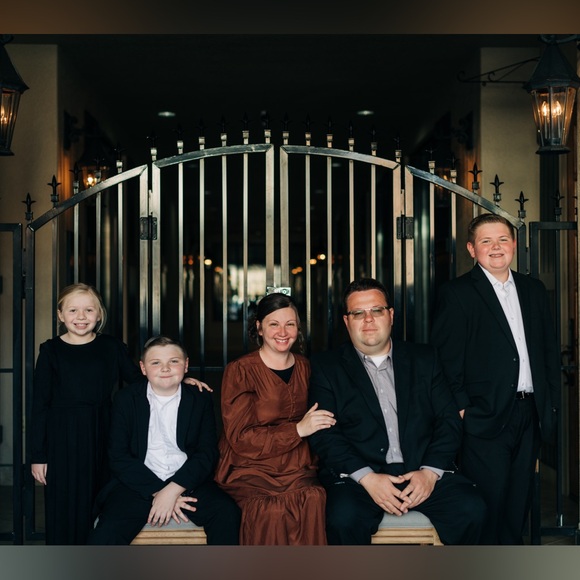 🎀Meet your Posher, ℂ𝕠𝕦𝕣𝕥𝕟𝕖𝕪🎀 - Picture 4 of 12